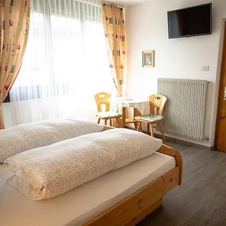 Guest house Garni Meinrad Ora / Auer