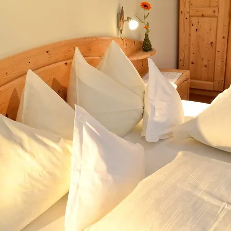 Garni Meinrad Guest house Ora / Auer